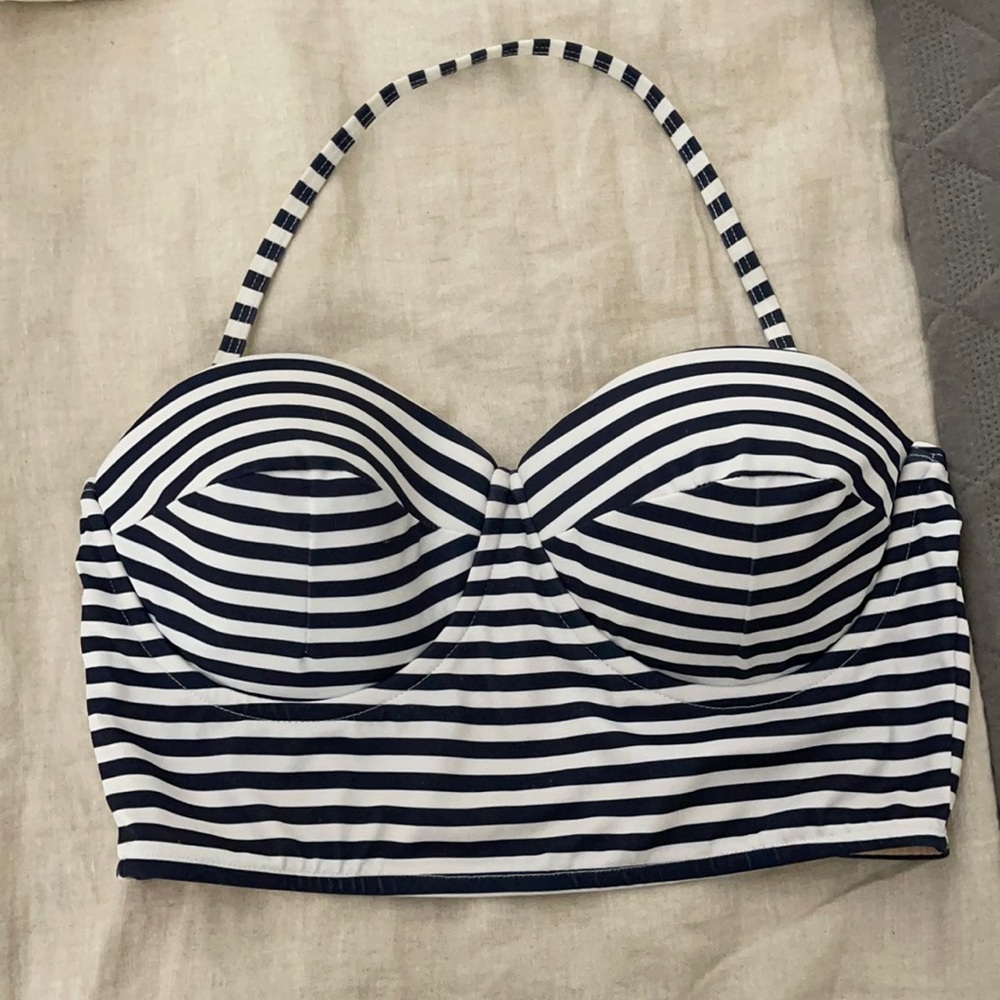 Albion large cup bikini top size small